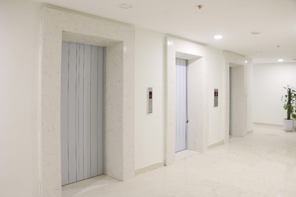 Khu vực chờ thang máy tòa A