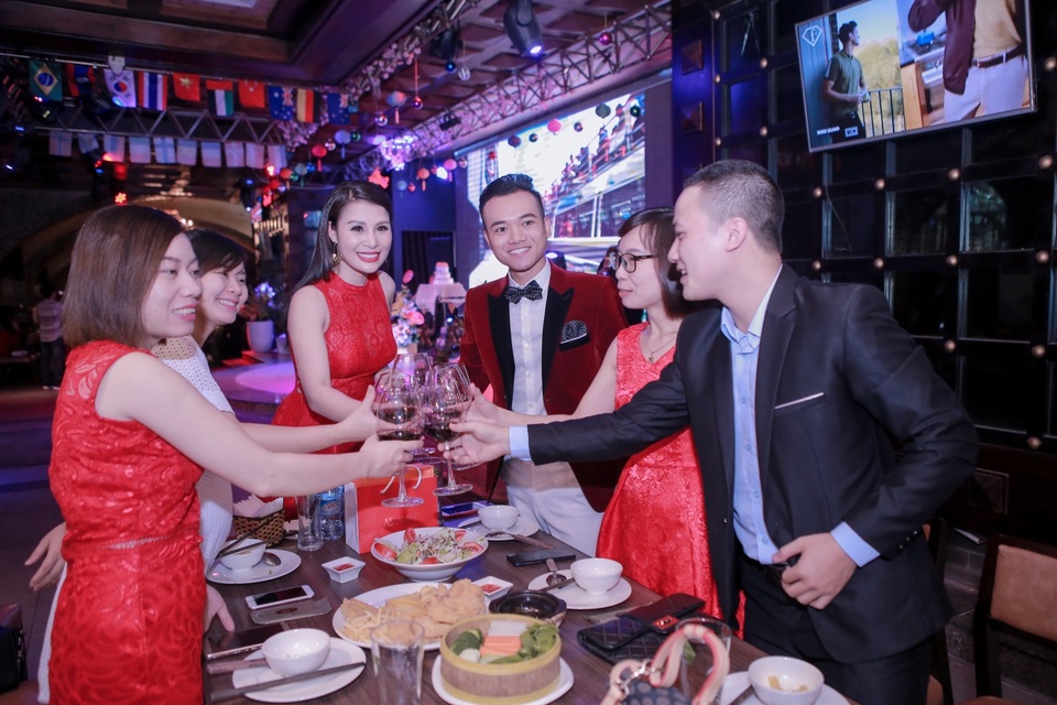 Bữa tiệc sang trọng nhưng vô cùng ấm cúng tại nhà hàng Hầm Lã Vọng