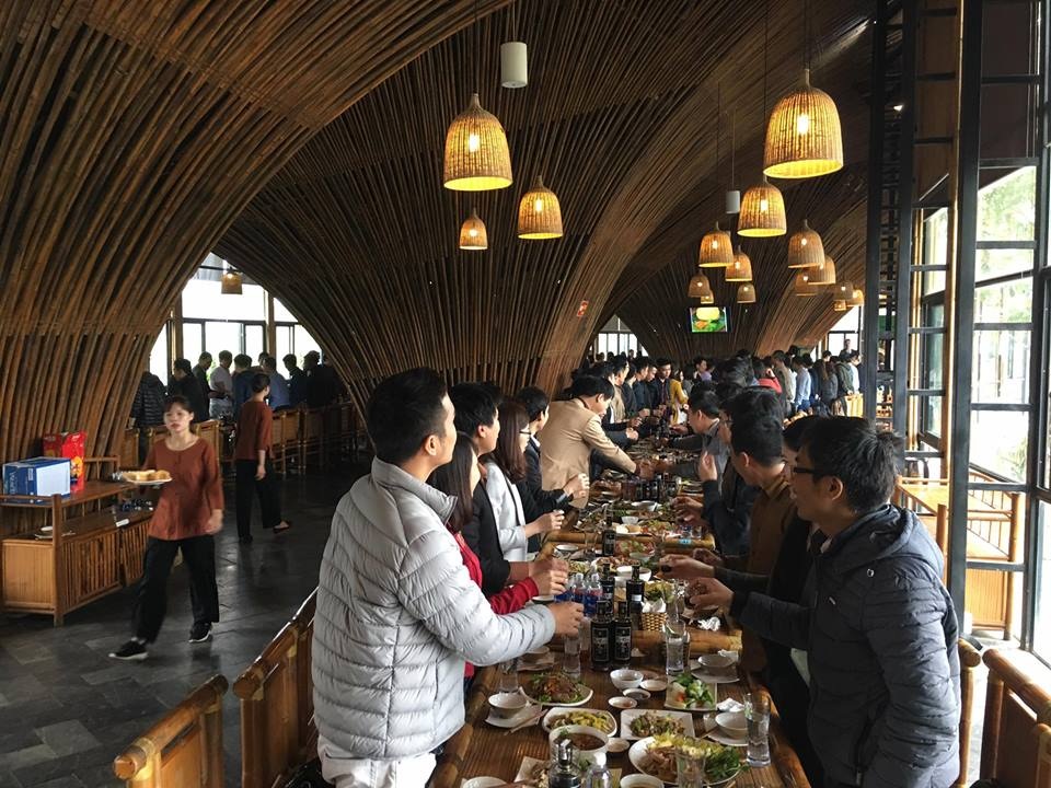 Bữa tiệc mộc mạc giản dị nhưng vô cùng thoải mái tại Lã Vọng Hồ Rộc Vòn