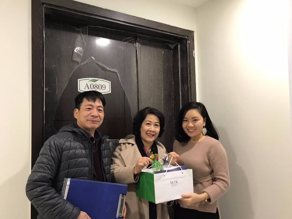 Valencia Garden: Ấm áp trong ngày bàn giao những căn hộ đầu tiên - 2 Niềm vui tân gia của chủ nhân căn hộ tại Valencia Garden