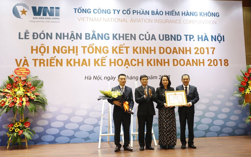 Bảo hiểm Hàng không (VNI) đón nhận Bằng khen của UBND TP.Hà Nội - 1 Bảo hiểm Hàng không (VNI) đón nhận Bằng khen của UBND TP Hà Nội