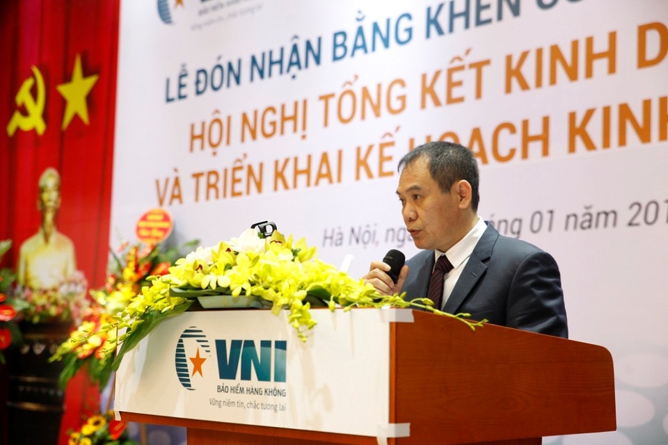 Bảo hiểm Hàng không (VNI) đón nhận Bằng khen của UBND TP.Hà Nội - 2 Ông Trần Trọng Dũng – Tổng giám đốc báo cáo tổng kết hoạt động kinh doanh năm 2017