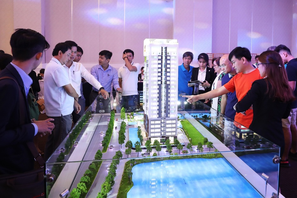 Hơn 90% căn hộ “chuẩn Nhật” tại quận 7 đã có chủ - 2 Đông đảo khách hàng quan tâm và sở hữu căn hộ ở Ascent Lakeside