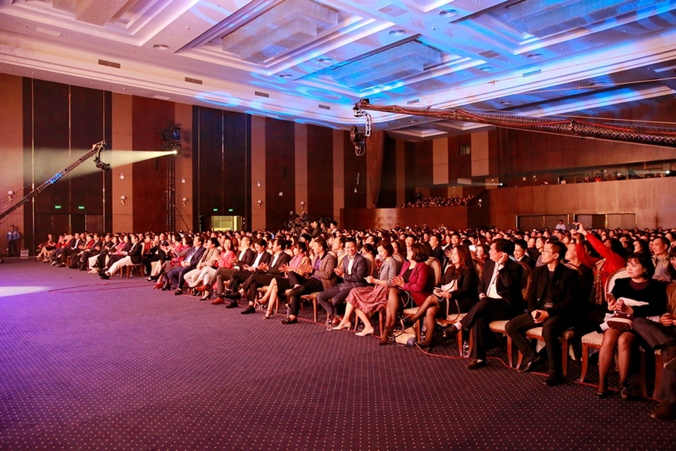 Tưng bừng khai trương Trung tâm Hội nghị Quốc tế, FLC tri ân hơn 1.500 khách hàng tại FLC Hạ Long - 1 Khán phòng Trung tâm Hội nghị Quốc tế không còn chỗ trống