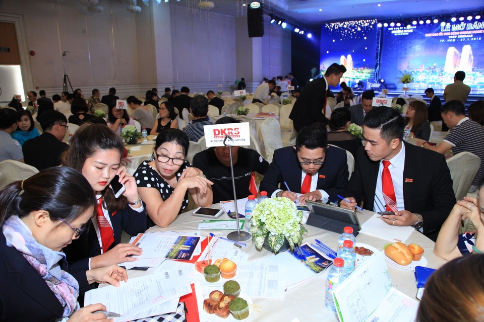Tháp Emerald khu Dream Home Riverside: Thu hút khách hàng từ ngày đầu mở bán - 2 Các khách hàng tham dự đều hài lòng về quyết định chọn Dream Home Riverside làm nơi an cư và đầu tư sinh lợi