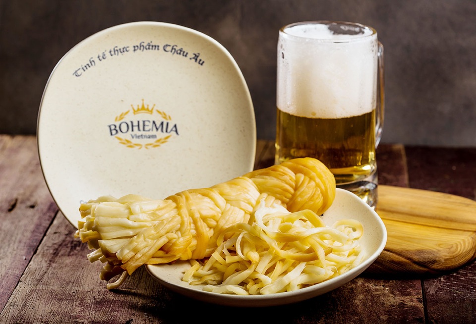 Pho mai hun khói Bohemia lần đầu tiên có mặt tại Việt Nam - 5 Pho mai hun khói Bohemia lần đầu tiên có mặt tại Việt Nam - 5