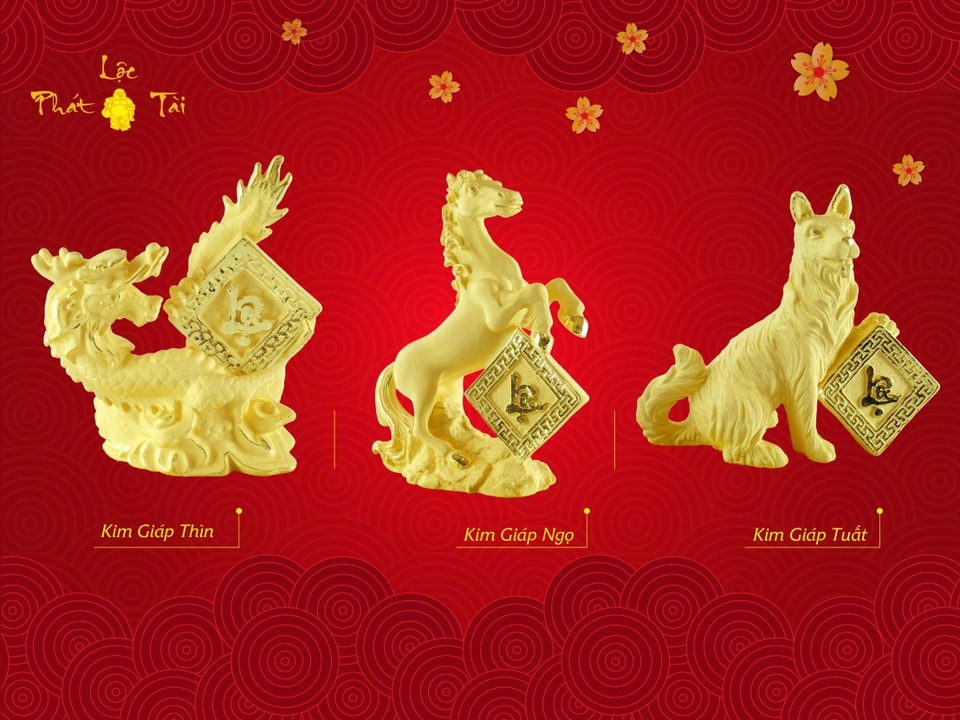 Mỹ nghệ mạ vàng khuấy động thị trường quà Tết 2018 - 5 Khách hàng còn có thêm lựa chọn với những sản phẩm mỹ nghệ mang linh vật con giáp, tương ứng với tuổi của gia chủ hay người nhận quà. Những con giáp được chế tác tinh xảo, trong tư thế vững chãi, tâm thế hoan hỷ sẽ mang lại niềm vui, may mắn và thuận lợi trong cả năm
