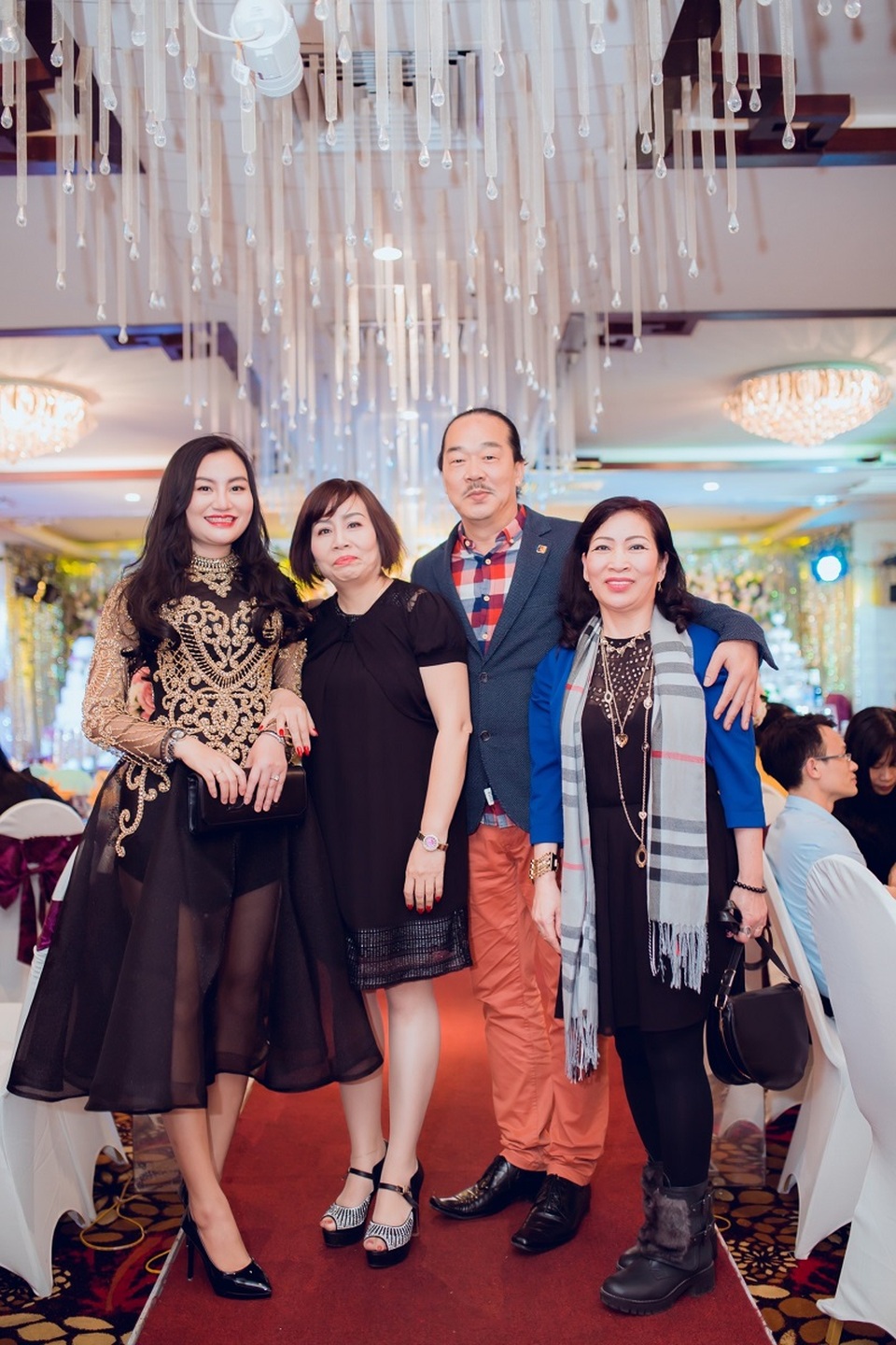 Hoa hậu Doanh nhân Trần Huyền Nhung hội ngộ các doanh nhân Việt kiều Đức - 9 Hoa hậu Doanh nhân Trần Huyền Nhung hội ngộ các doanh nhân Việt kiều Đức - 9