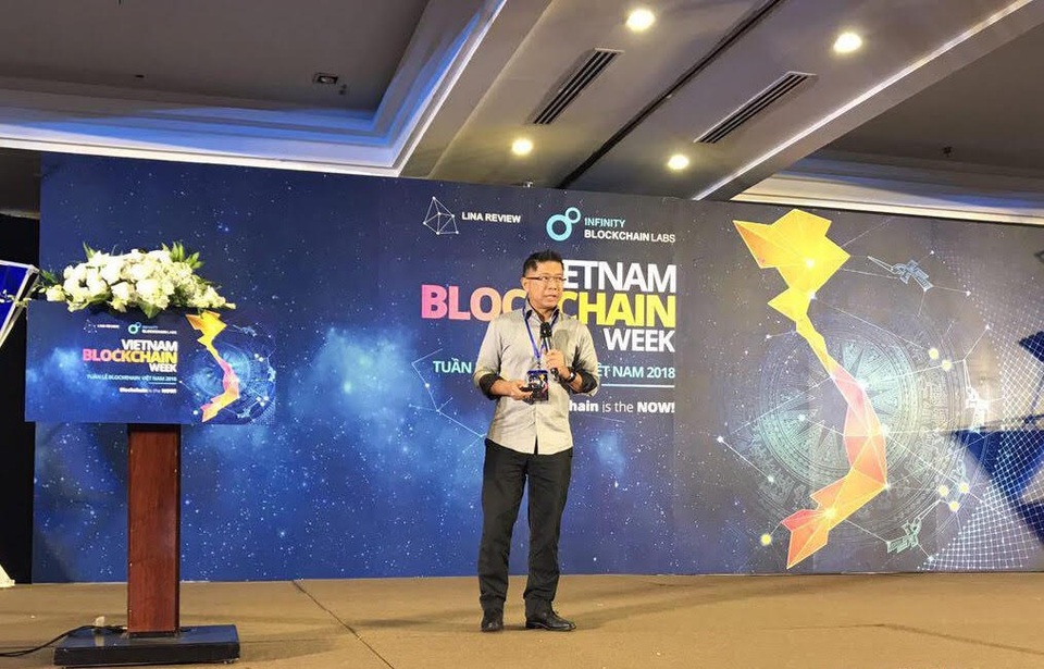 Ông Mitchell Phạm diễn giả trong tuần lễ Blockchain