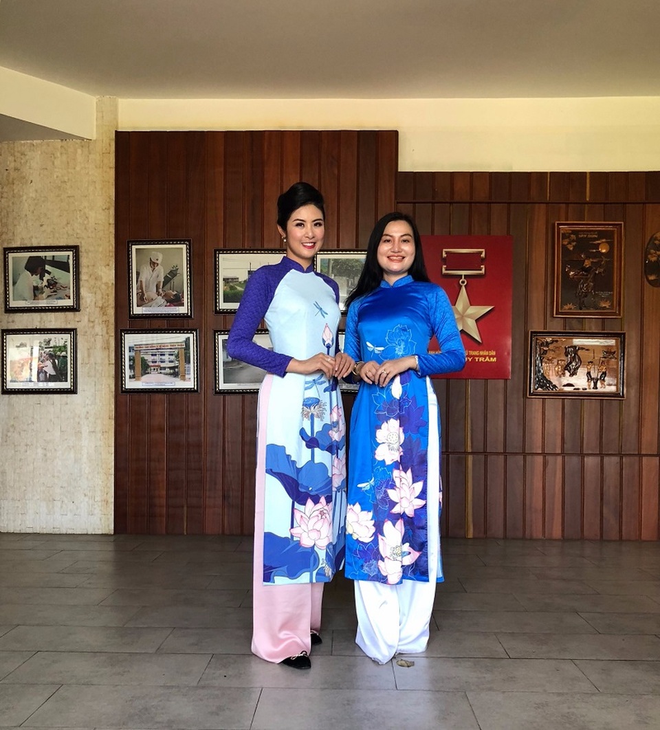 Hoa hậu vì cộng đồng Trần Huyền Nhung liên tục tham gia hoạt động vì cộng đồng. - 1 Hoa Hậu Trần Huyền Nhung và Hoa Hậu Ngọc Hân thăm bệnh xá Đặng Thuỳ Trâm