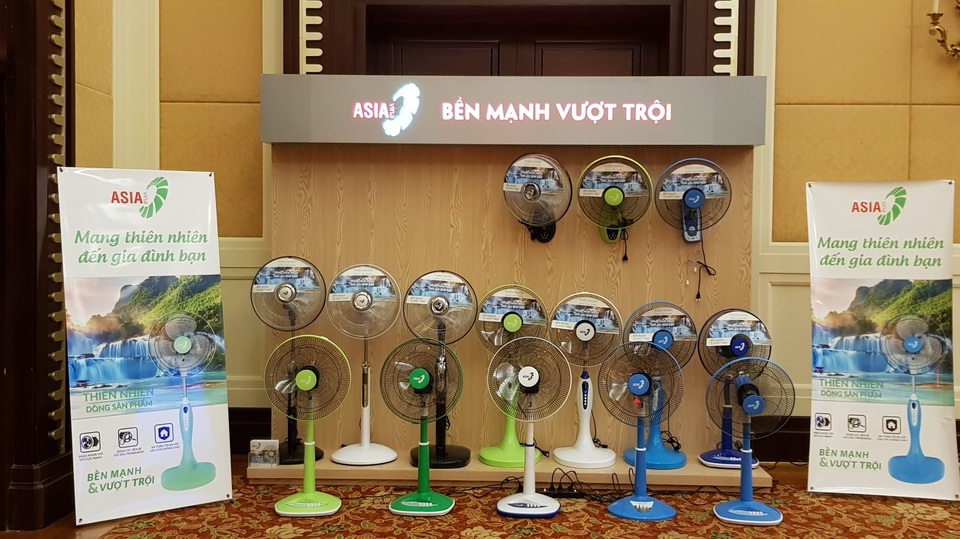 Nắng nóng kéo dài, quạt điện bán “đắt như tôm tươi” - 2 Dòng Thiên Nhiên là dòng sản phẩm chủ đạo của Quạt ASIAvina trong năm 2018.