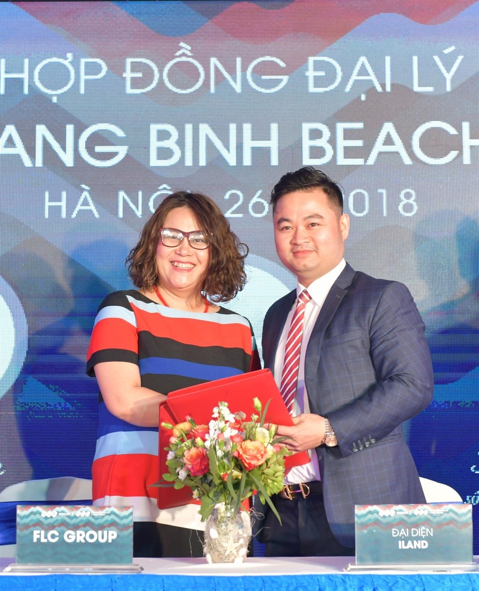 Bứt phá đầu tư với FLC Quang Binh Beach & Golf Resort – phân phối chính thức bởi ILand Việt Nam - 3
Lễ ký kết hợp đồng đại lý chiến lược dự án FLC Quảng Bình giữa Tập đoàn FLC và Công ty Cổ phần Tư vấn Bất động sản ILand Việt Nam