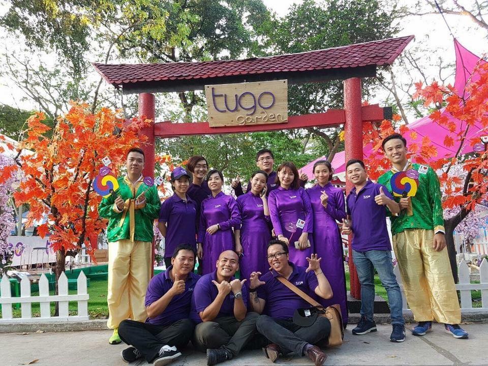 Tugo khuyến mãi lớn tại Hội chợ du lịch - 1 Tập thể Tugo chụp hình kỷ niệm ở hội chợ du lịch 2017