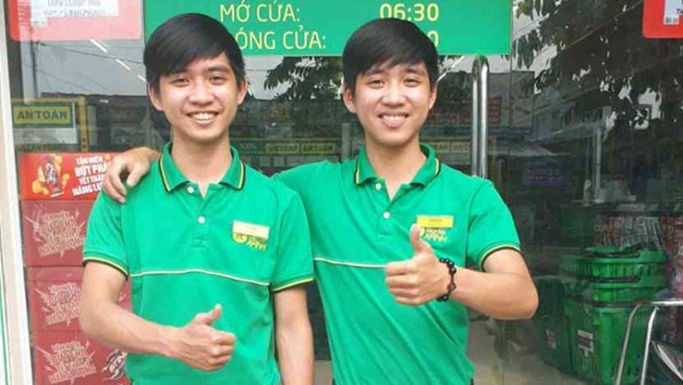 Thế Giới Di Động tuyển dụng nhiều vị trí thu nhập cao cho chuỗi Bách hóa Xanh - 2 Cặp đôi song sinh Trần Minh Tâm (trái) và Trần Minh Thảo (phải) là hai trong số nhiều quản lý trẻ tuổi (18 tuổi) tại Bách hóa Xanh