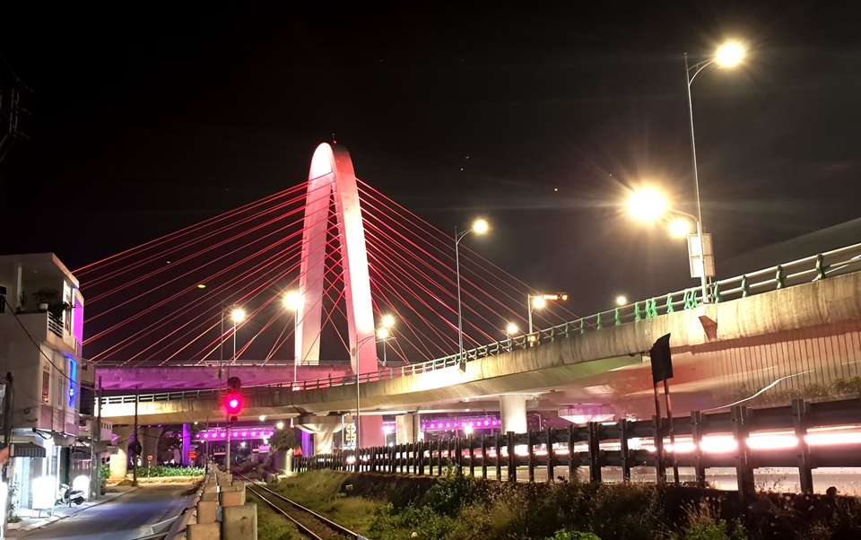 Khẩu độ f/1.5 thật sự đã thay đổi cách nhìn của người dùng về những bức ảnh thiếu sáng được chụp bởi smartphone bởi sự sắc nét và sống động sau khi chụp.