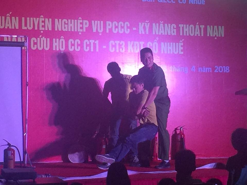 Tập đoàn Nam Cường: Đồng loạt triển khai tập huấn nghiệp vụ PCCC tại các khu đô thị - 6 Kỹ năng cứu và thoát nạn cũng được tập huấn viên hướng dẫn tận tình