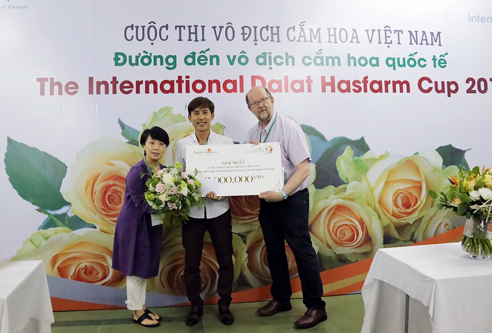Cuộc thi vô địch cắm hoa Việt Nam 2018 đã tìm ra quán quân - 4 Thái Nguyên là đại diện Việt Nam tham dự cuộc thi Nhà vô địch cắm hoa quốc tế