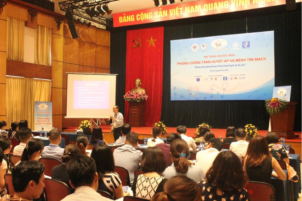 Triển lãm Vietnam Medi-Pharm 2018: Hưởng ứng ngày phòng chống tăng huyết áp thế giới - 1 Hội thảo chuyên môn phòng chống tăng huyết áp và bệnh tim mạch thu hút hàng trăm bác sỹ, giới chuyên môn tham dự