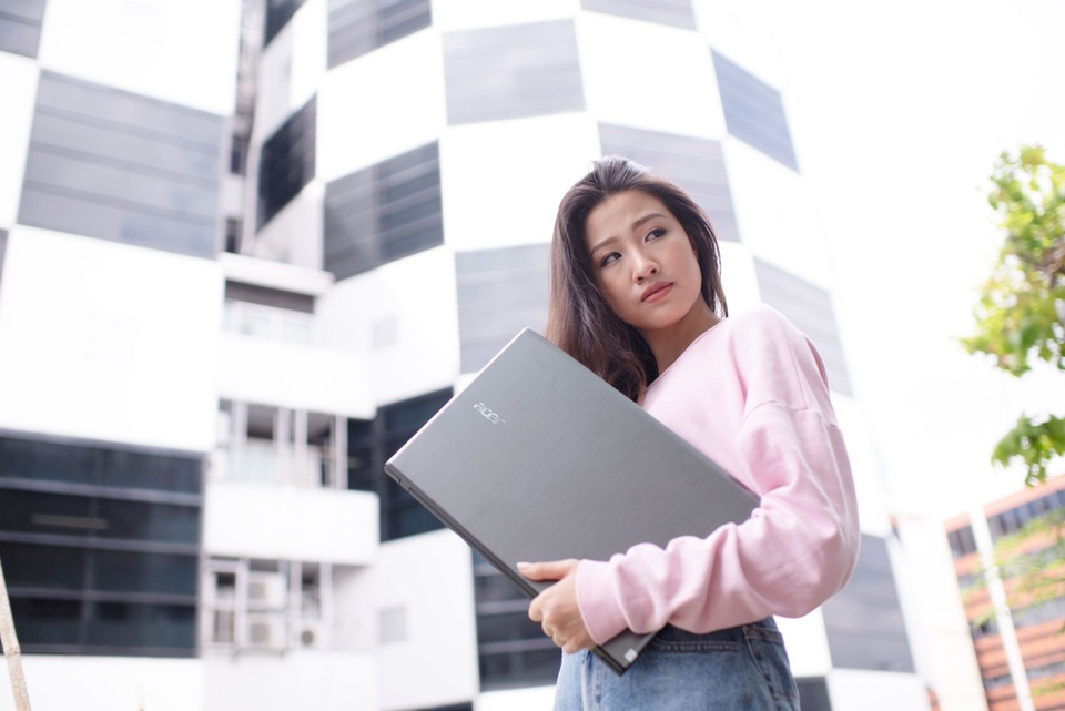Mùa hè sôi động của thị trường laptop sinh viên - 1 Acer E5 đem lại nhiều sự lựa chọn hơn cho các bạn trẻ về cấu hình.