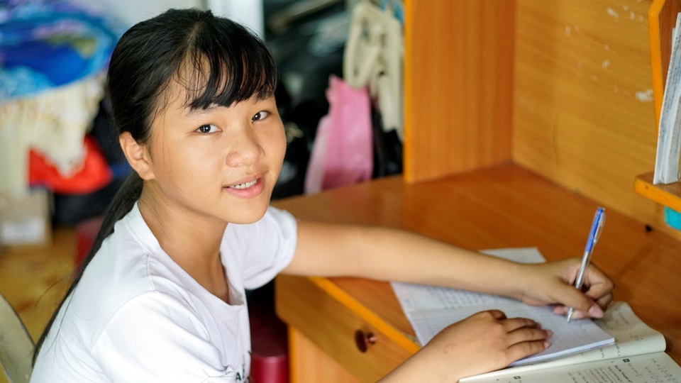 Học bổng 2018: Tiếp tục ươm mầm cho những ước mơ đẹp - 2 Cô bé Bảo Hân (Phan Rang) chăm chỉ với ước mơ lớn trở thành bác sĩ giỏi