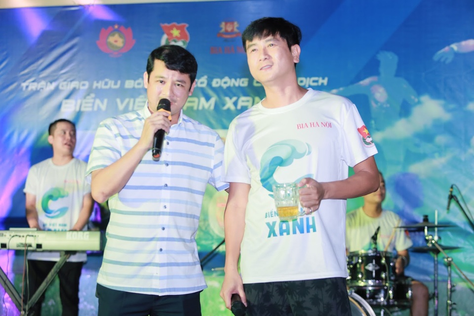 Trận cầu từ thiện giúp đỡ học sinh vượt khó tại tỉnh Nghệ An - 1