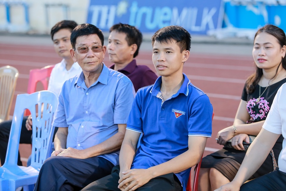 Trận cầu từ thiện giúp đỡ học sinh vượt khó tại tỉnh Nghệ An - 3