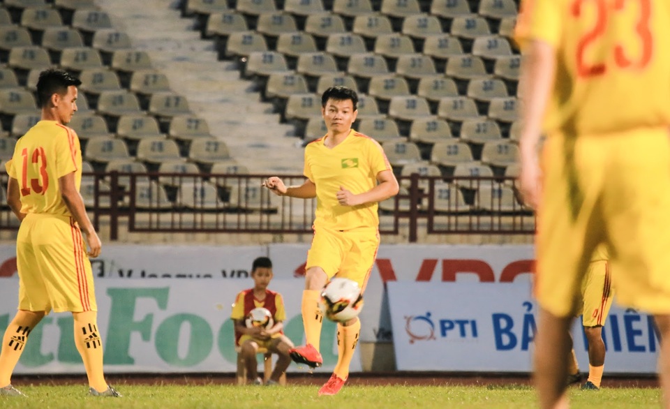 Trận cầu từ thiện giúp đỡ học sinh vượt khó tại tỉnh Nghệ An - 4