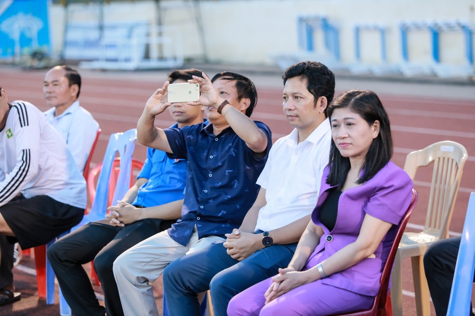 Trận cầu từ thiện giúp đỡ học sinh vượt khó tại tỉnh Nghệ An - 5