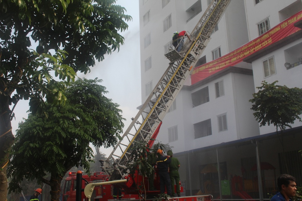 Diễn tập phương án PCCC, cứu nạn cứu hộ tại các tòa nhà chung cư Tiến Bộ - 4 Diễn tập phương án PCCC, cứu nạn cứu hộ tại các tòa nhà chung cư Tiến Bộ - 4