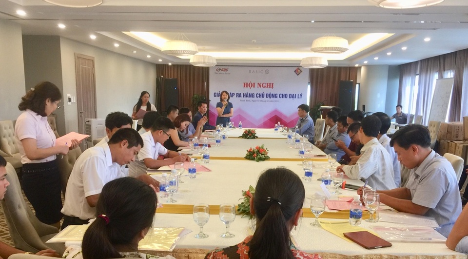 Điểm bán thiết bị vệ sinh Basics chính hãng tại Ninh Bình - 1 Bà Đỗ Thị Vân – Giám đốc Nhà phân phối Vân Lâm
