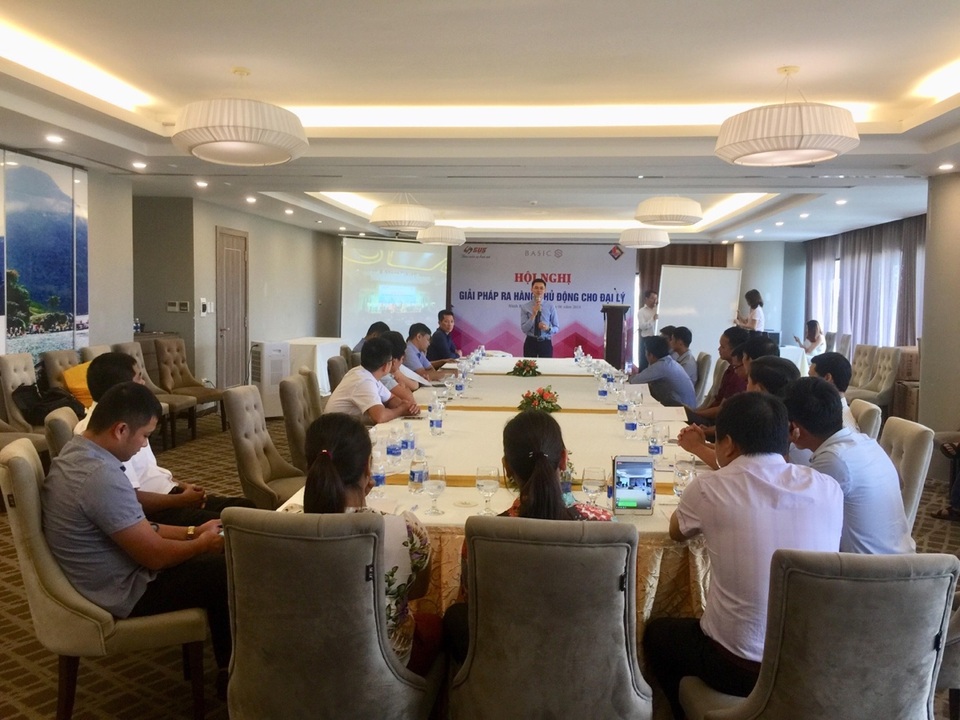 Điểm bán thiết bị vệ sinh Basics chính hãng tại Ninh Bình - 4 Ông Vũ Văn Khoa – Nguyên TGĐ Tập đoàn CEO Việt Nam, Cố vấn chiến lược Tập đoàn Basics Châu Á Thái Bình Dương chia sẻ trong cuộc họp nội bộ các đại lý tại Ninh Bình