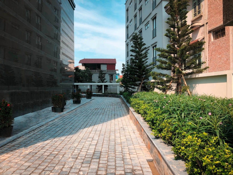 Khám phá điểm nhấn cảnh quan kiến trúc mới giữa lòng Thủ đô - 3 Cây xanh cũng phủ bóng bên những cung đường giao thông nội bộ