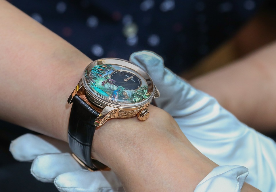 Tuyệt tác Jaquet Droz Tropical Bird Repeater và màn xuất hiện ấn tượng tại Việt Nam - 7 Tuyệt tác Jaquet Droz Tropical Bird Repeater và màn xuất hiện ấn tượng tại Việt Nam - 7