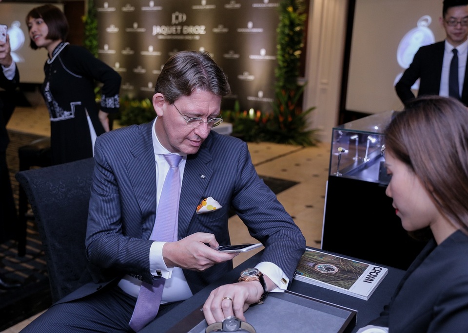 Tuyệt tác Jaquet Droz Tropical Bird Repeater và màn xuất hiện ấn tượng tại Việt Nam - 10 Tuyệt tác Jaquet Droz Tropical Bird Repeater và màn xuất hiện ấn tượng tại Việt Nam - 10