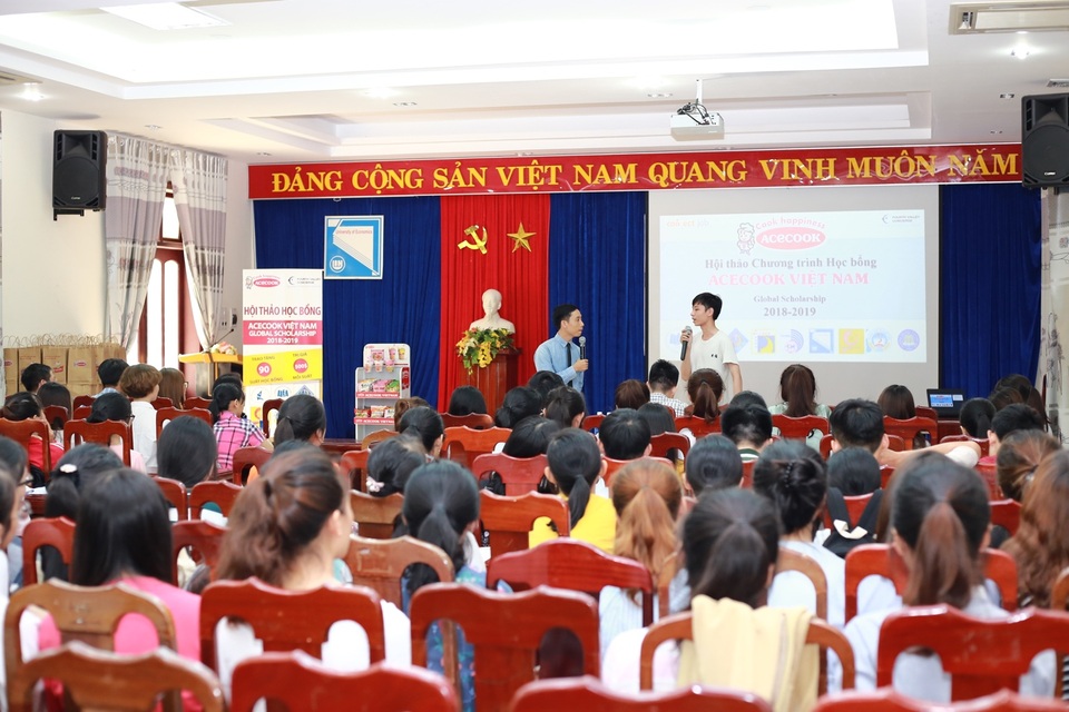 5 kỹ năng cần thiết để thành công – Bí quyết từ học bổng Acecook Việt Nam - 2 Các bạn sinh viên cần năng nổ và hoạt bát hơn, không ngừng tự rèn luyện và tích luỹ kinh nghiệm cho bản thân.