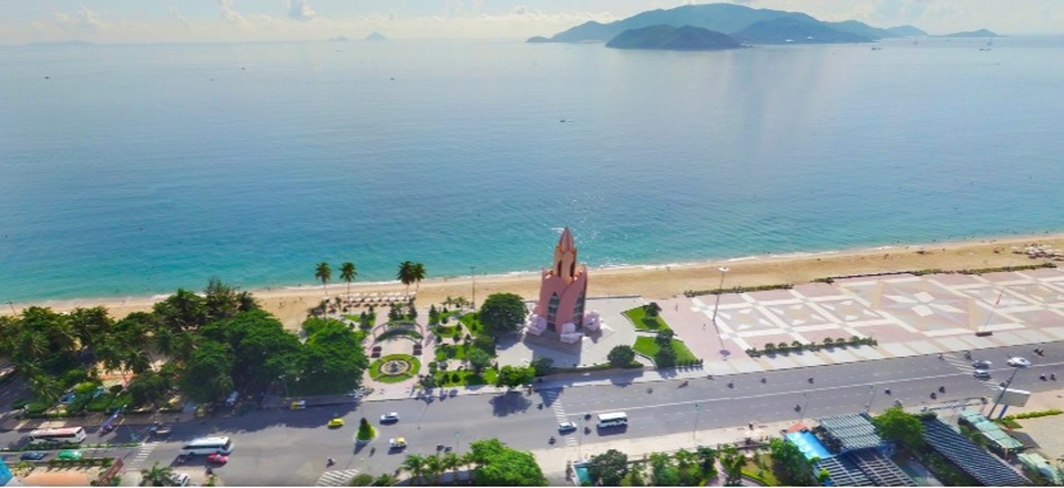 Nhìn từ tầng 21 A&B Central Square - khách sạn Hyatt Regency Nha Trang