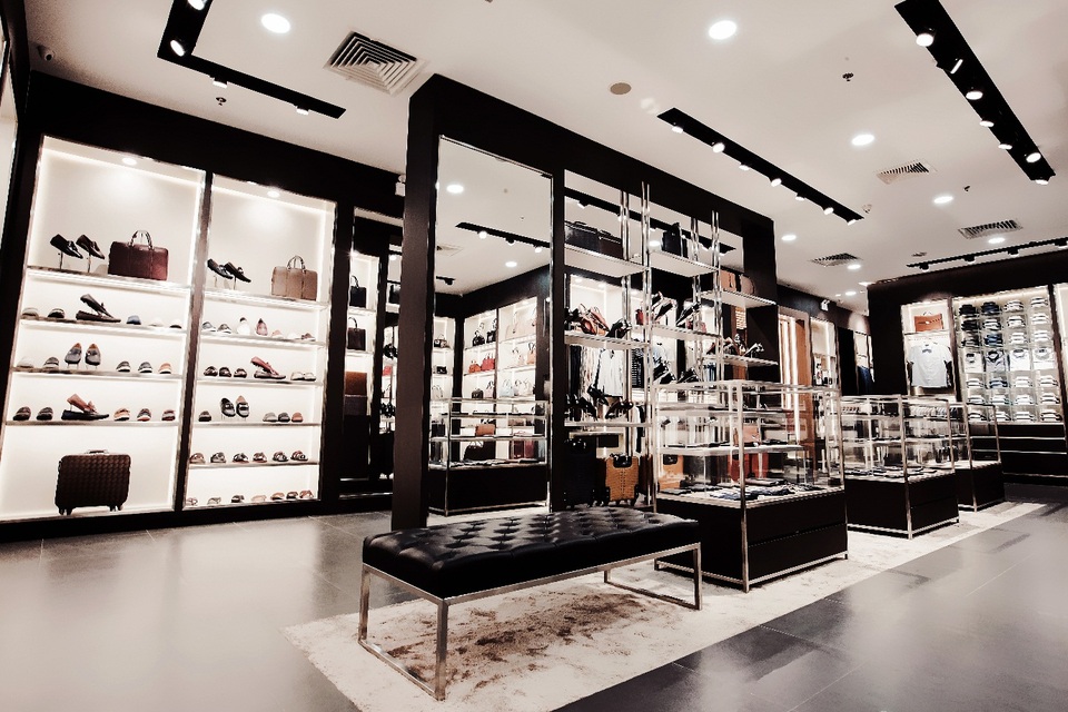 Thời trang Valentino Creations khai trương tầng 2 - Vincom Bà Triệu ưu đãi 15% - 5 Góc phụ kiện đồ da dành cho nam