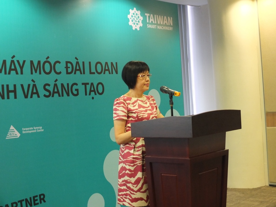 Vì sao phải lựa chọn máy móc thông minh Đài Loan? - 2 Bà Leonor, F. M. Lin, Phó Chủ tịch Hiệp hội Phát triển Ngoại thương Đài Loan – TAITRA, đã trình bày tổng quan về tiềm năng hợp tác giữa Đài Loan và Việt Nam