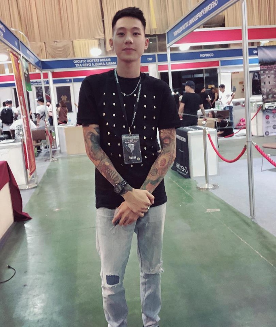 Câu chuyện nhỏ của chàng thợ xăm có ước mơ to lớn - 3 Câu chuyện nhỏ của chàng thợ xăm có ước mơ to lớn - 3