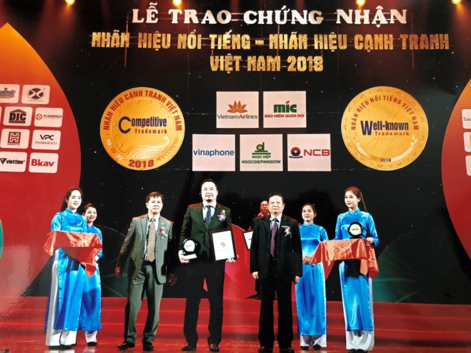 SHS vinh dự lọt vào Top 50 “Nhãn hiệu Nổi tiếng Việt Nam” - 1 Ông Nguyễn Chí Thành – Phó Tổng giám đốc Công ty cổ phần chứng khoán Sài Gòn- Hà Nội (SHS)