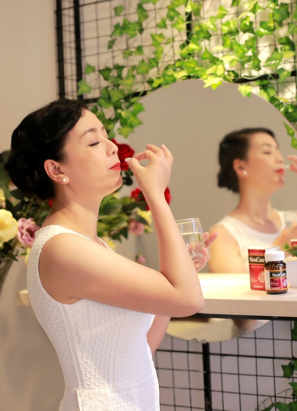 NSƯT Chiều Xuân chia sẻ thói quen bổ sung canxi tự nhiên từ tảo biển đỏ kết hợp tập luyện Yoga hàng ngày là bí quyết giữ gìn vóc dáng