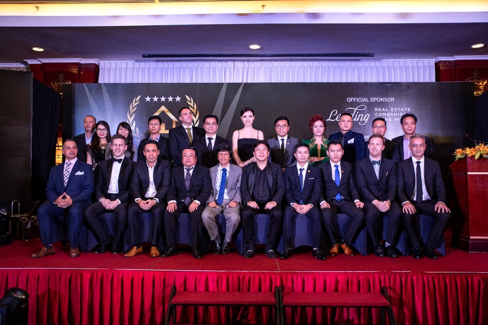 First Real nhận giải thưởng Dot Property Vietnam Awards 2018 ở hạng mục Best Developer Danang 2018 - 1 Lễ trao giải thưởng Dot Property Vietnam Awards 2018 được tổ chức trang trọng tại khách sạn Rex Hotel