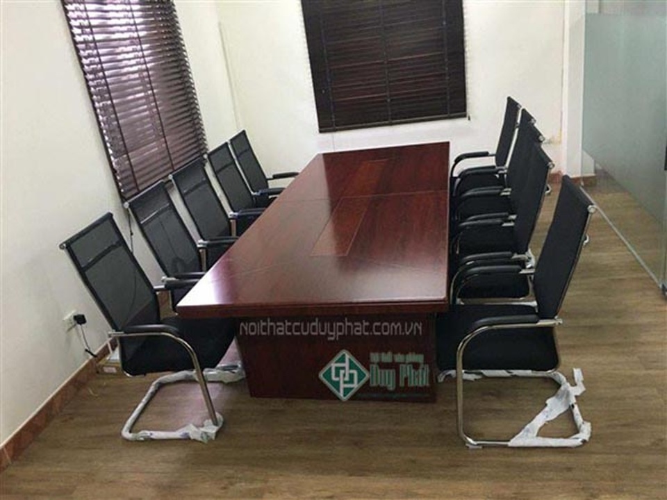 Mua thanh lý bàn ghế văn phòng và những định kiến đã “lỗi thời” - 1