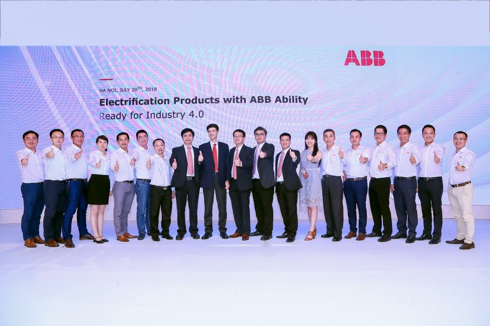 Hội thảo “Giải pháp Trung - Hạ Thế ABB” ra mắt các công nghệ theo xu hướng 4.0 - 3 Hội thảo đã giúp tăng cường mối quan hệ, hợp tác phát triển của ABB cùng các đối tác trong tương lai.