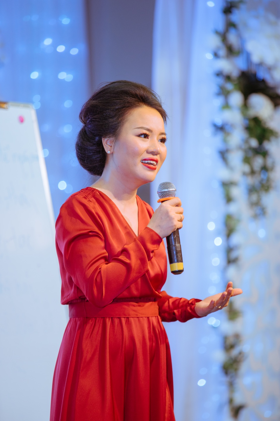 Thẩm mỹ Viện Ngọc Hường phục vụ khách hàng bằng sự chân thành và tử tế - 2 Chuyên gia, kỹ thuật viên chuyên nghiệp
