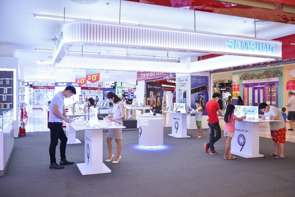 Các fan Samsung đã có thể đến ngay VinPro để được hưởng ưu đãi siêu hot này