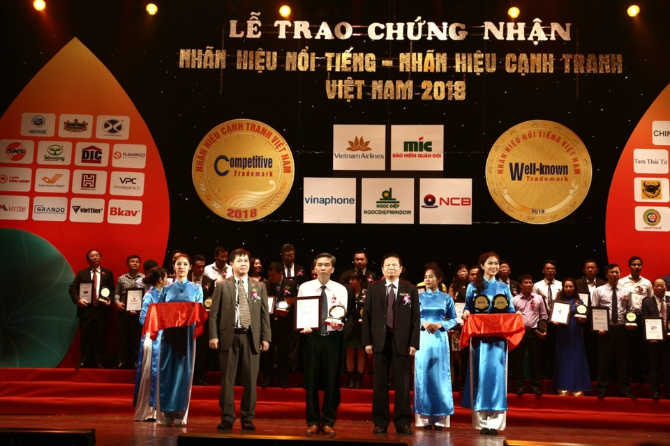 VNPT Technology vinh dự nhận giải thưởng Nhãn hiệu nổi tiếng – Nhãn hiệu cạnh tranh 2018 - 1 VNPT Technology vinh dự nhận giải thưởng Nhãn hiệu nổi tiếng – Nhãn hiệu cạnh tranh 2018 - 1