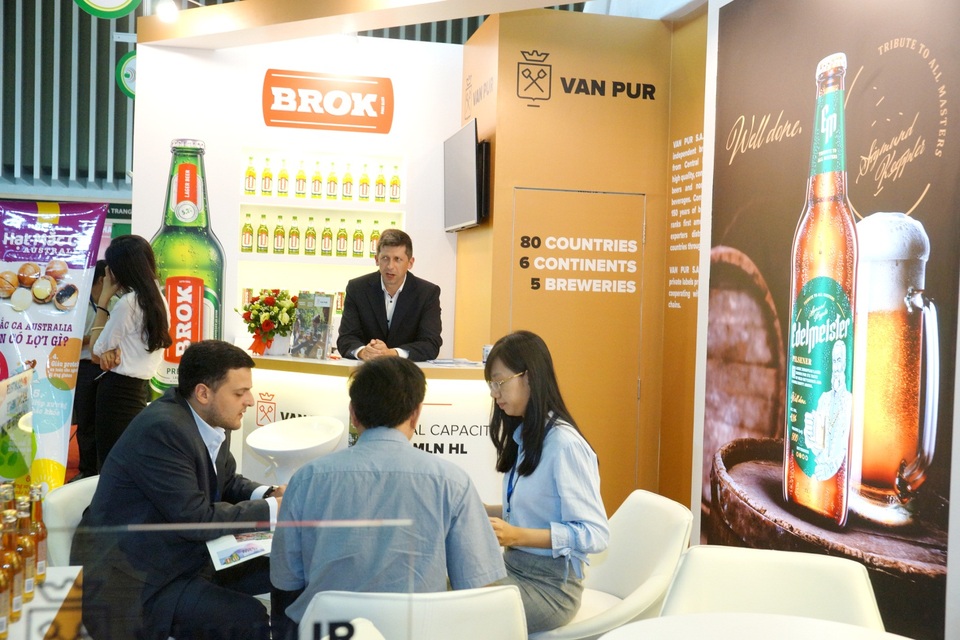 Ngành thực phẩm - đồ uống “lên ngôi”: Triển lãm Quốc tế Đồ uống Việt Nam 2018 thu hút các ông lớn - 1 Ngành thực phẩm - đồ uống “lên ngôi”: Triển lãm Quốc tế Đồ uống Việt Nam 2018 thu hút các ông lớn - 1