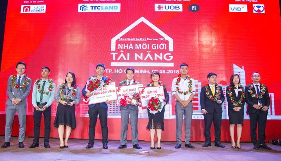 Chung kết cuộc thi “nhà môi giới tài năng”: thành công và đầy cảm xúc - 1 Chung kết cuộc thi “nhà môi giới tài năng”: thành công và đầy cảm xúc - 1