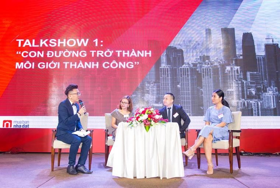 Chung kết cuộc thi “nhà môi giới tài năng”: thành công và đầy cảm xúc - 4 Tọa đàm “Con đường để trở thành nhà môi giới thành công”